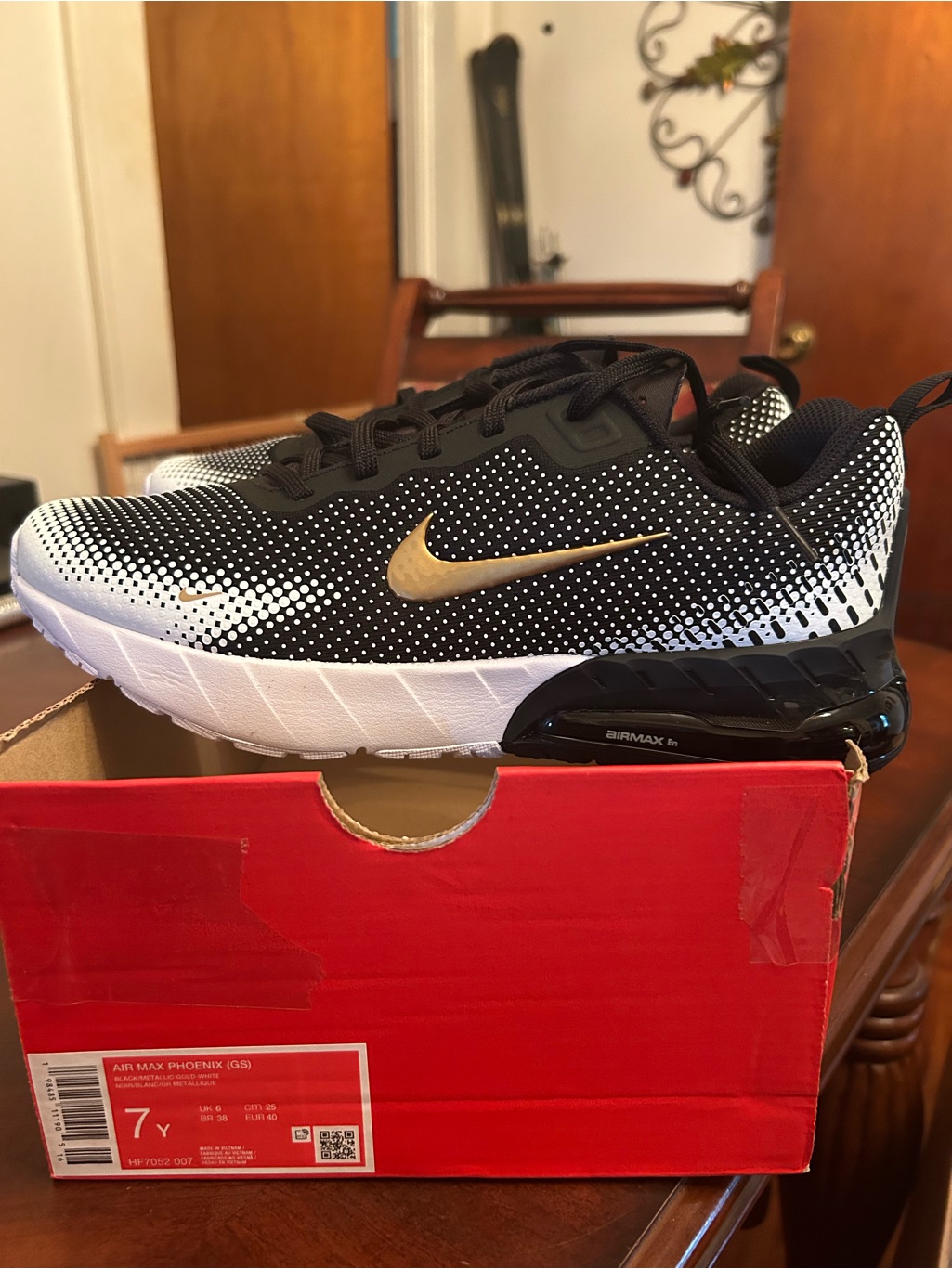 Women’s Nike Air Max Black White Sneakers With Gold Swoosh